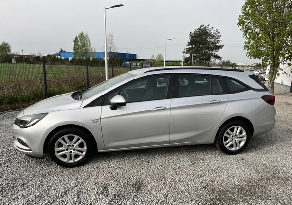 Opel Astra cena 44999 przebieg: 132000, rok produkcji 2018 z Płońsk małe 529